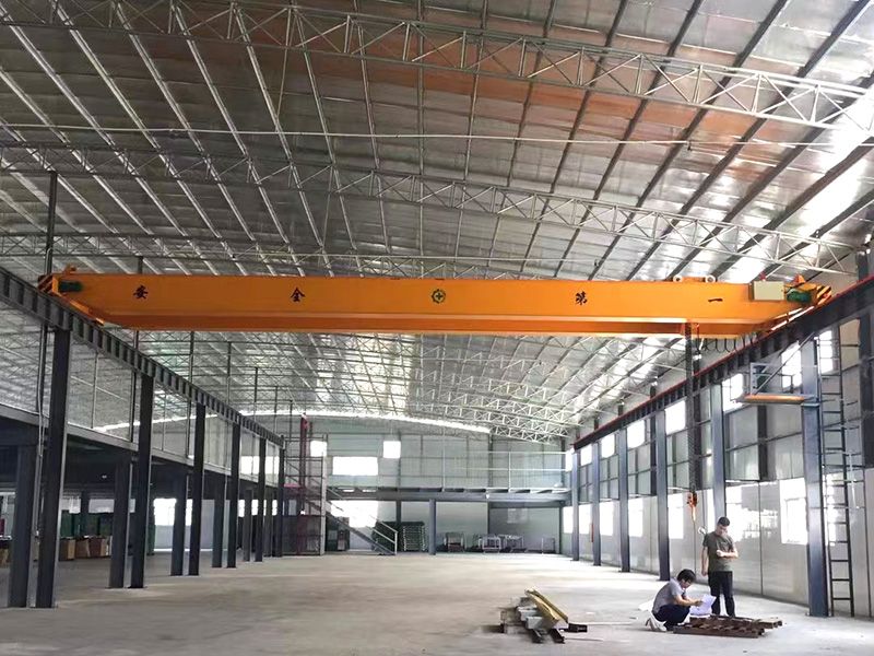 LH型電動(dòng)葫蘆雙梁起重機(jī)